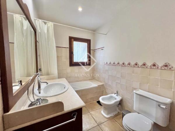 Casa independiente en calle Montesinos