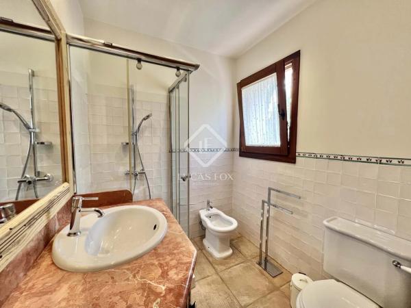 Casa independiente en calle Montesinos