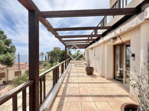 Casa independiente en calle Montesinos