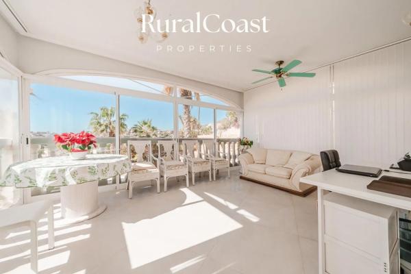 Casa independiente en calle Islandia