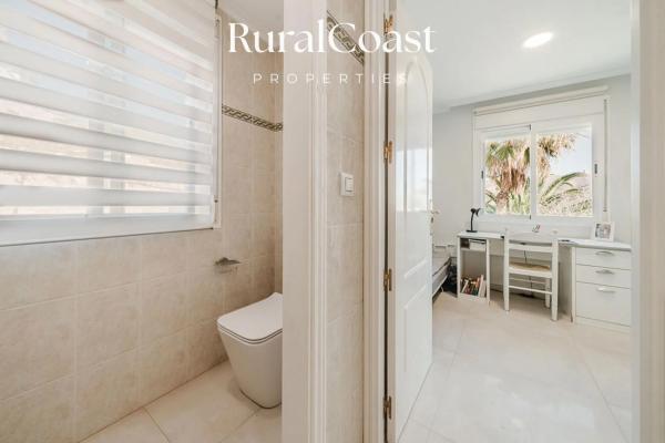 Casa independiente en calle Islandia