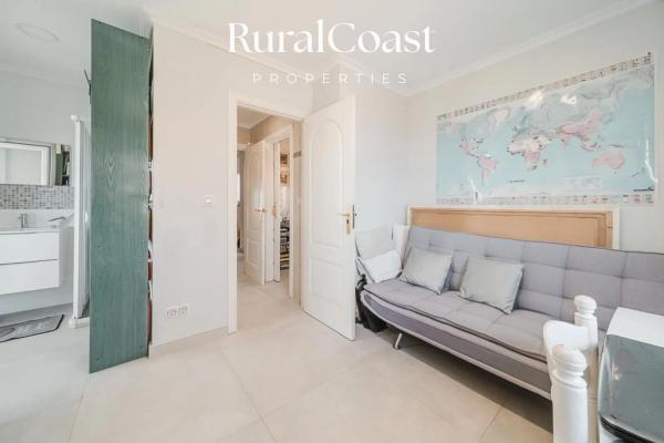 Casa independiente en calle Islandia