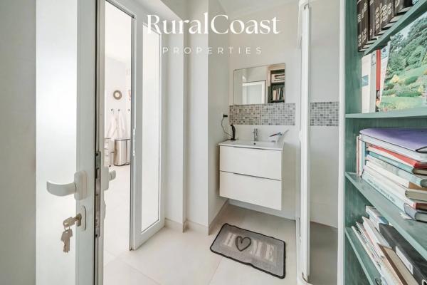 Casa independiente en calle Islandia