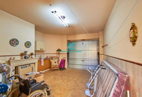 Casa independiente en avenida Xixona