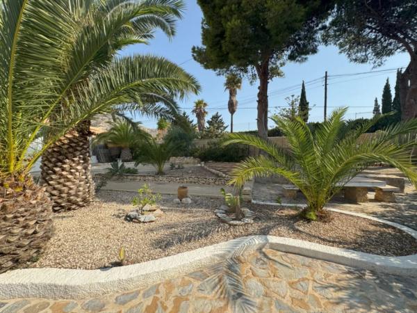 Casa independiente en Urbanización Canuta