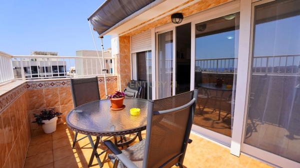 Piso en calle Oscar Espla, 2