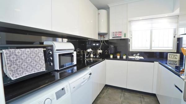 Piso en calle Oscar Espla, 2