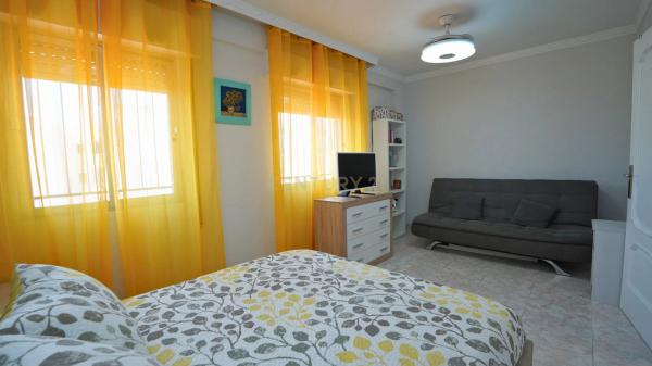 Piso en calle Oscar Espla, 2