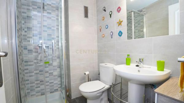 Piso en calle Oscar Espla, 2