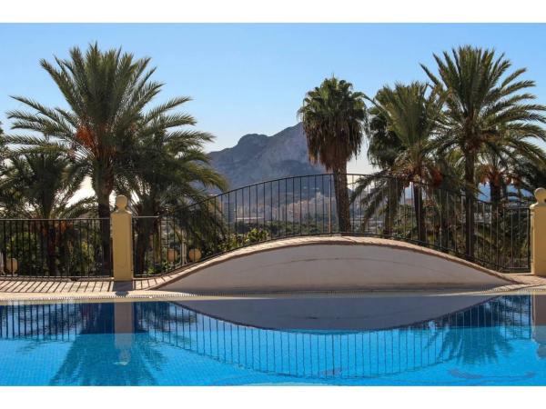 Chalet adosado en Partida Tosal de la Cometa