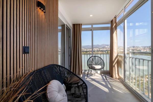 Piso en avenida Juan Carlos i