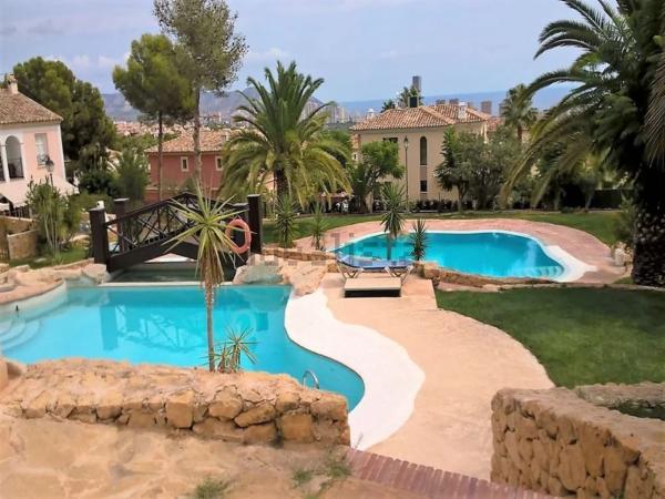 Chalet adosado en calle Isla Mallorca, 8