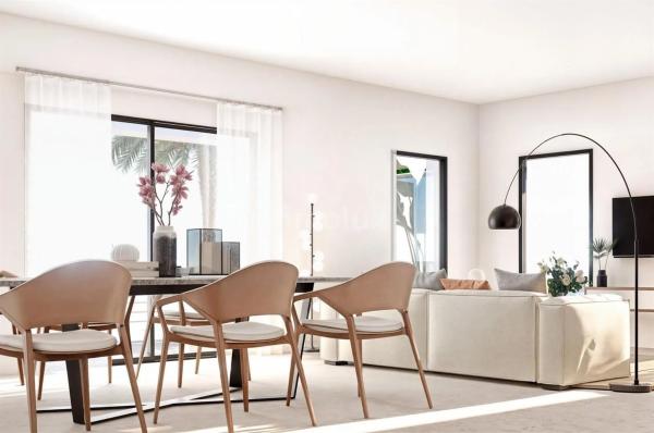 Casa independiente en avenida de Granada