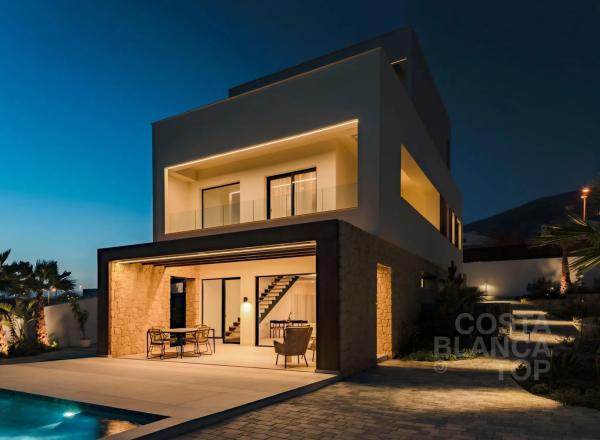 Casa independiente en calle de Veneçuela