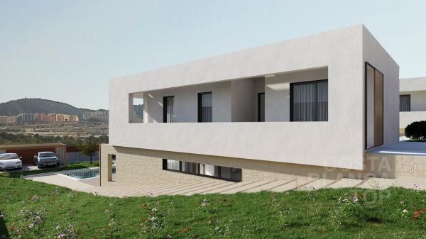 Casa independiente en calle de Veneçuela