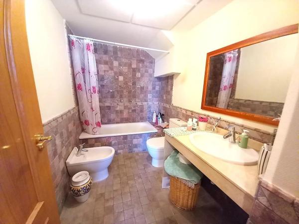 Chalet adosado en avenida de Granada