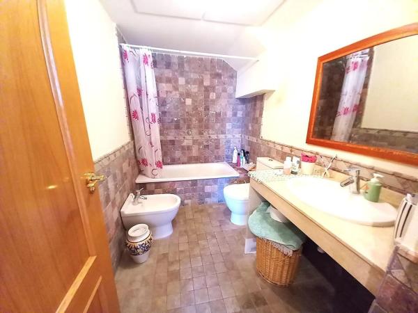 Chalet adosado en avenida de Granada