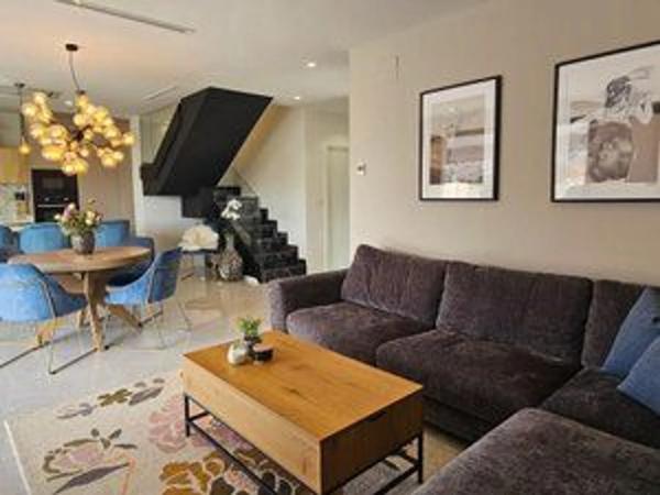 Chalet pareado en calle de Xeraco, 15