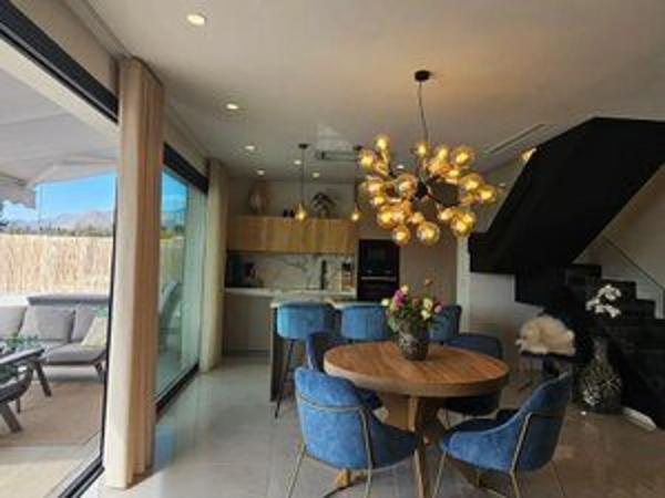 Chalet pareado en calle de Xeraco, 15