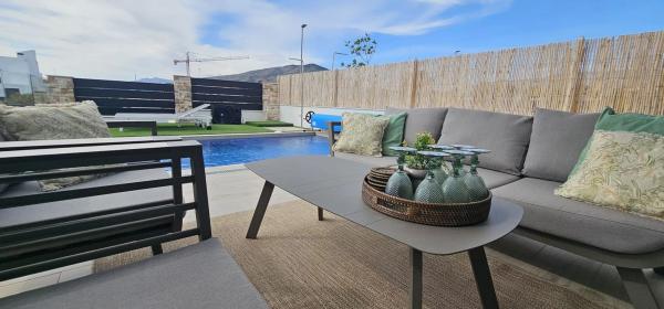 Chalet pareado en calle de Xeraco, 15