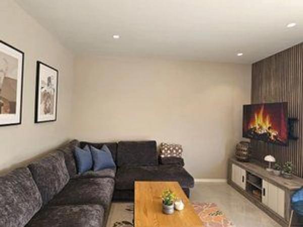 Chalet pareado en calle de Xeraco, 15