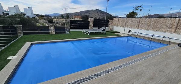 Chalet pareado en calle de Xeraco, 15