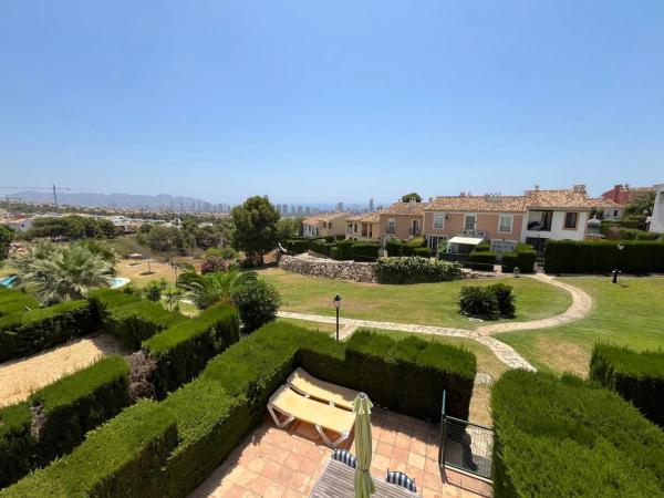 Chalet adosado en calle Isla de Lanzarote, 2
