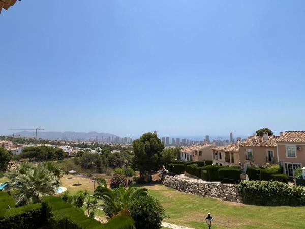 Chalet adosado en calle Isla de Lanzarote, 2