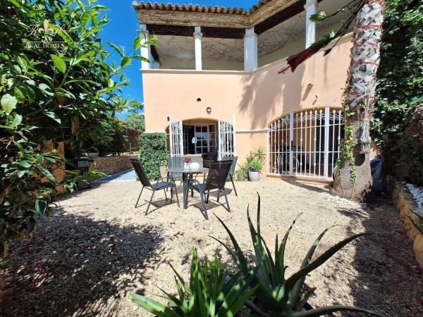 Chalet adosado en calle Isla Mallorca
