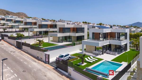 Casa independiente en calle Berlin