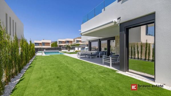 Casa independiente en calle Berlin