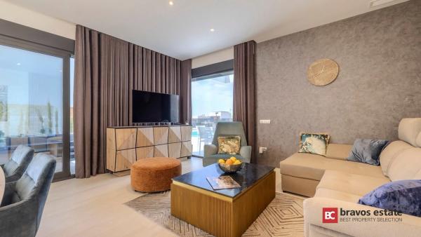 Casa independiente en calle Berlin