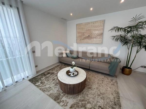 Casa independiente en calle Praga, 18 -34