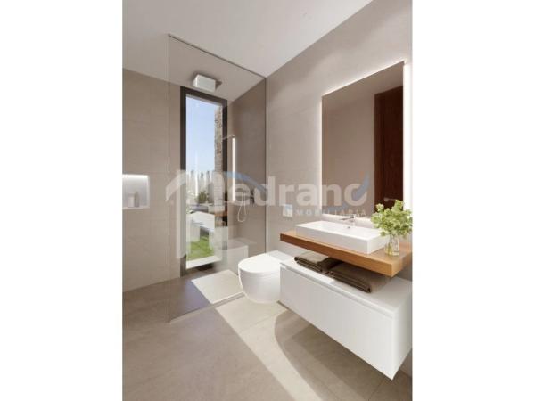 Casa independiente en calle Praga, 18 -34