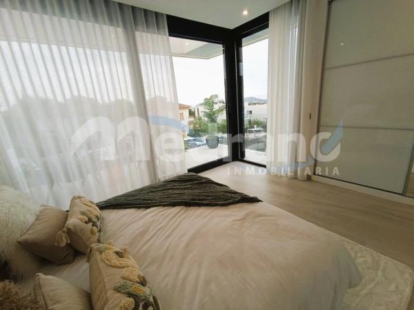 Casa independiente en calle Praga, 18 -34