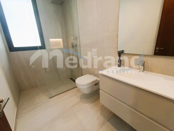 Casa independiente en calle Praga, 18 -34