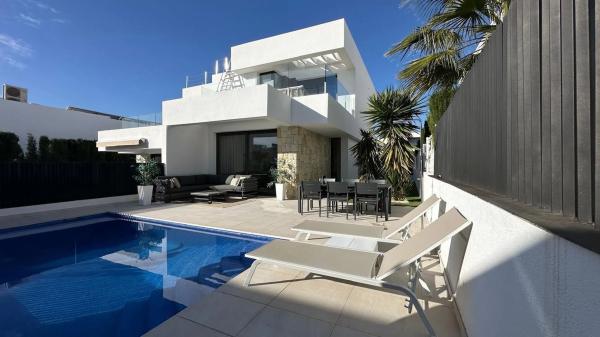 Chalet en calle Atenas