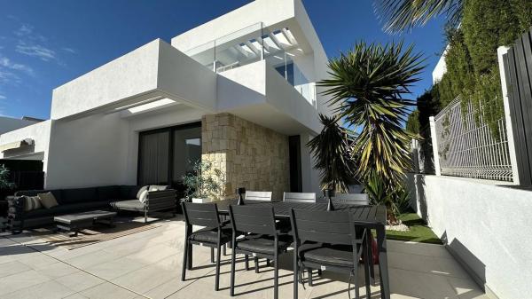 Chalet en calle Atenas