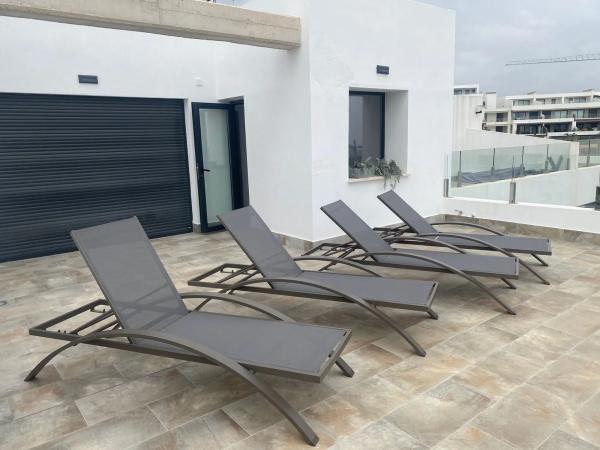 Dúplex en calle de Guatemala, 1