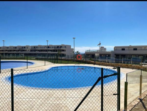 Dúplex en calle de Guatemala, 1