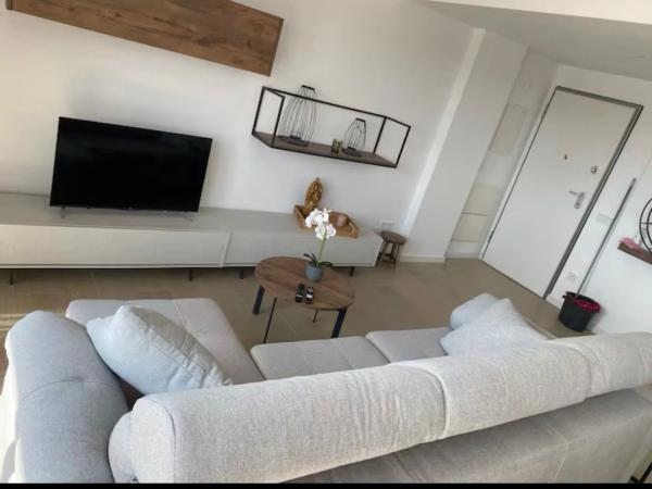 Dúplex en calle de Guatemala, 1