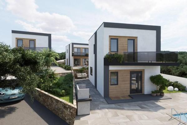 Casa independiente en avenida Reyes Católicos, 8