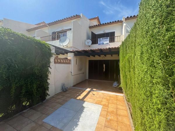 Chalet pareado en calle Berlin, 28