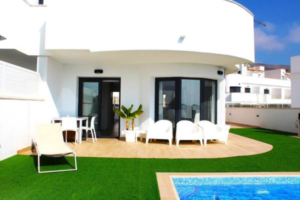 Chalet adosado en avenida Costa Blanca