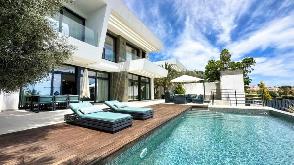 Casa independiente en calle Roma