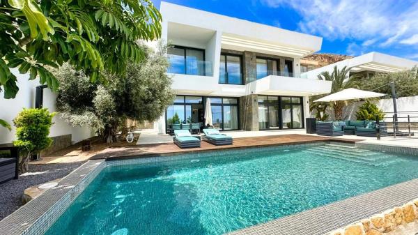 Casa independiente en calle Roma