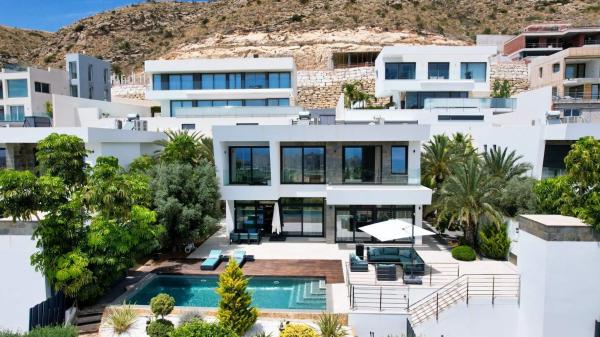 Casa independiente en calle Roma