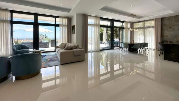 Casa independiente en calle Roma