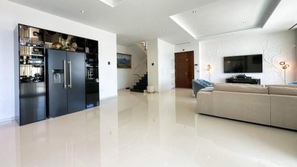 Casa independiente en calle Roma