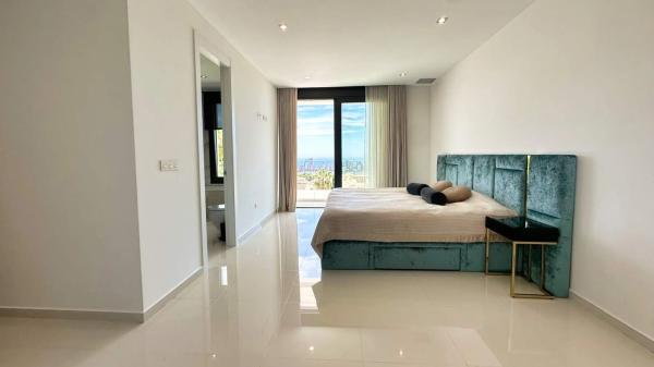 Casa independiente en calle Roma